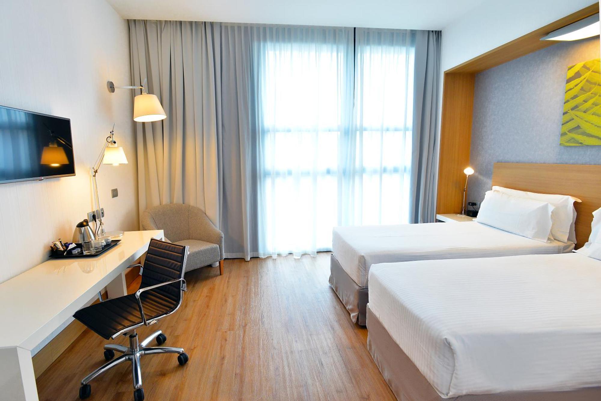 Twin Room Mobility Access
