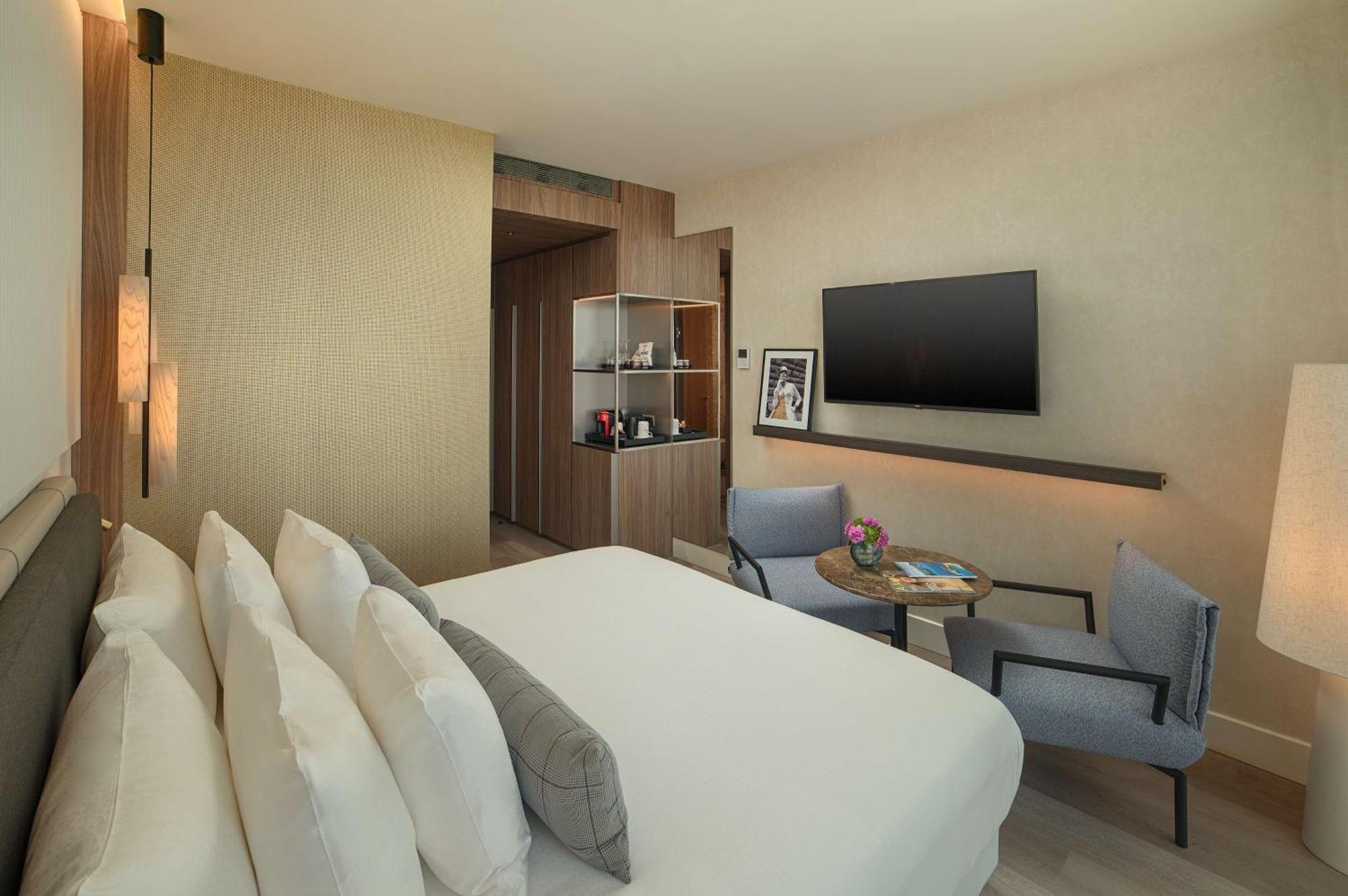Premium Double or Twin Room City View