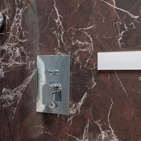 10 Keys Milano-3